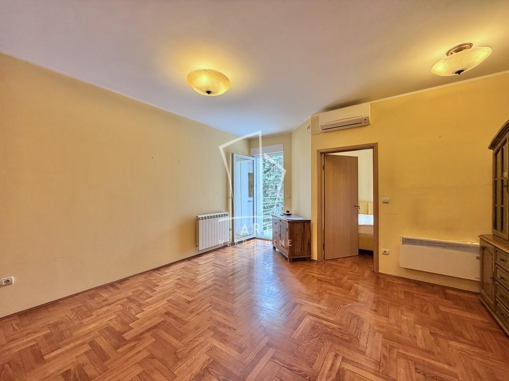 Hram Svetog Save, Šumatovačka, 46m2 ID#14864