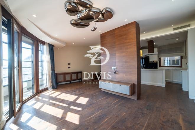 Nebojšina, Hram Svetog Save 152m²