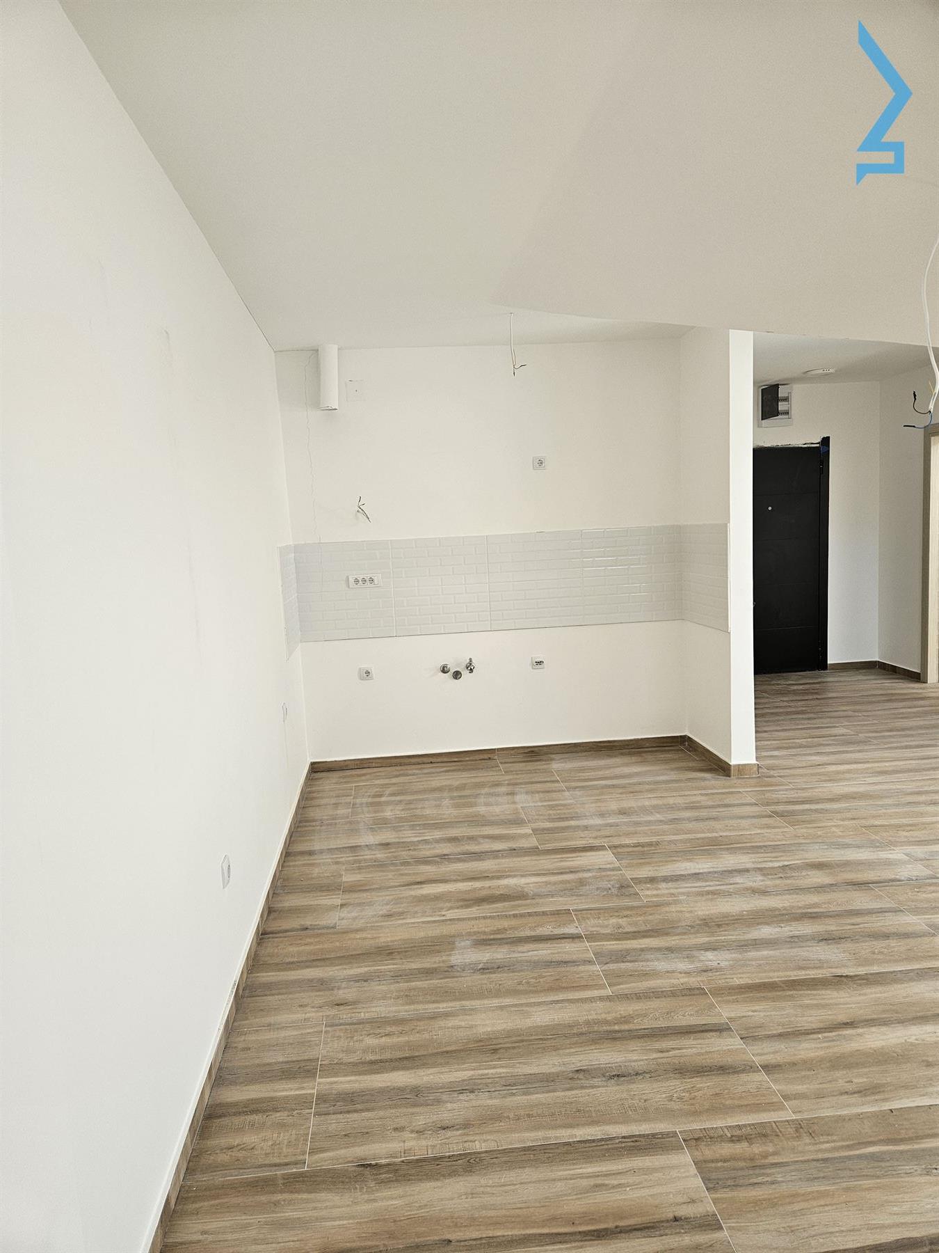 Stan, 55 m2, Inđija