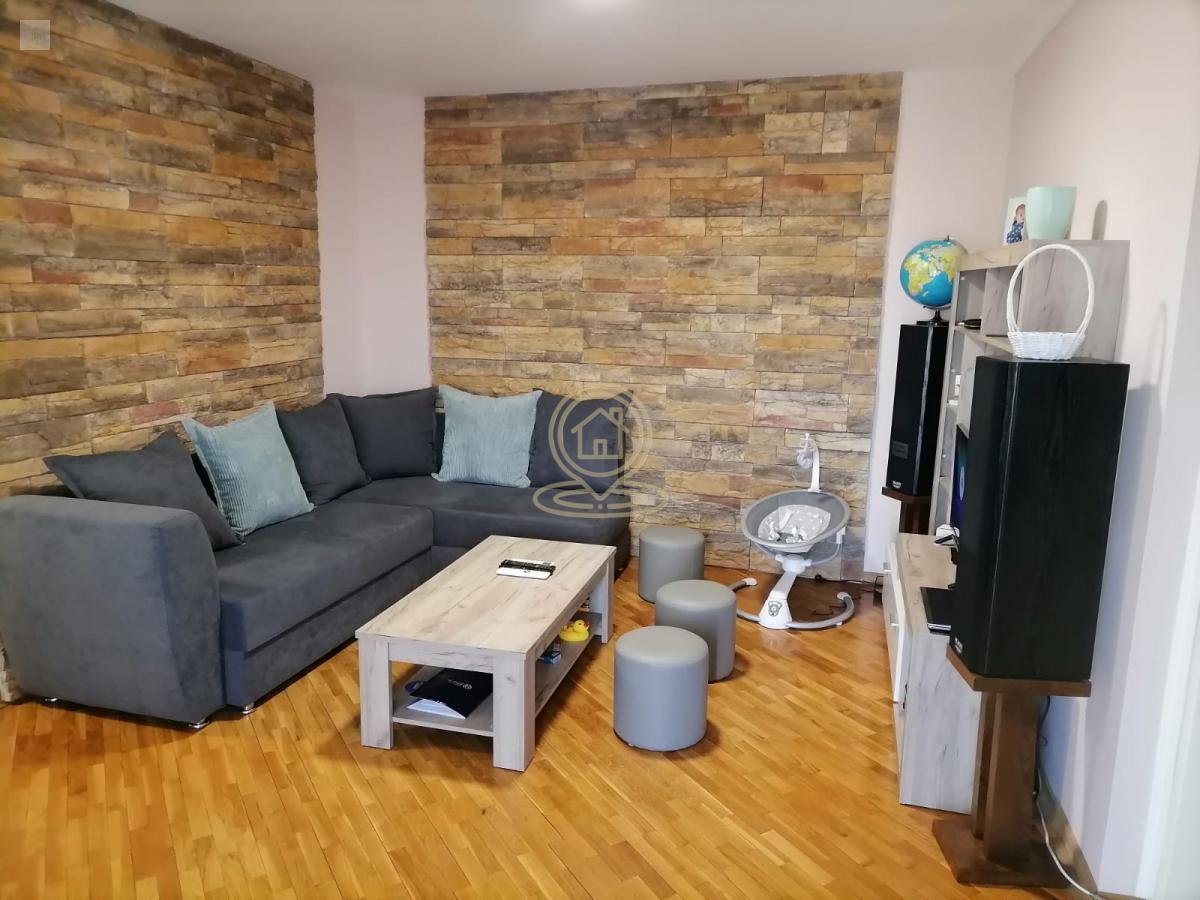 Prodaja stanova u Novom Sadu - fantastičan trosoban stan 71m2, 2 kupatila, 2 terase, odlična lokacija, bez ulaganja