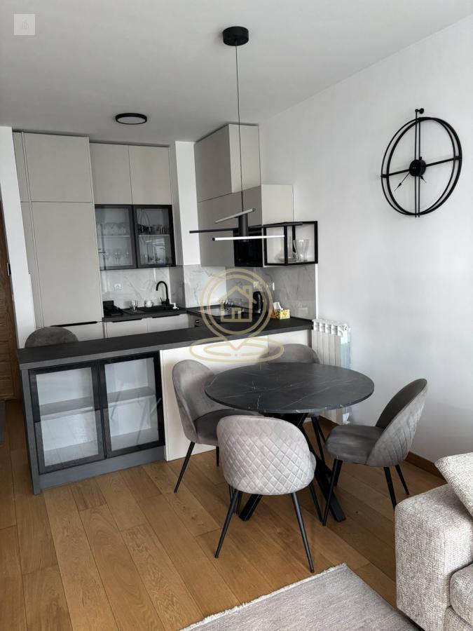 Trosoban stan, 72 m², Blok 65, Novi Beograd