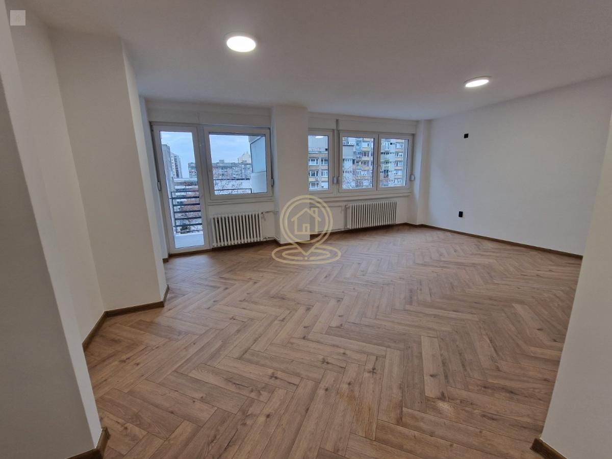 PRODAJA STANOVA NOVI SAD – BULEVAR OSLOBOĐENJA 73m2 TROSOBAN (MOŽE ČETVOROSOBAN) KOMPLETNO RENOVIRAN NEUSELJAVAN ODLIČNA LOKACIJA