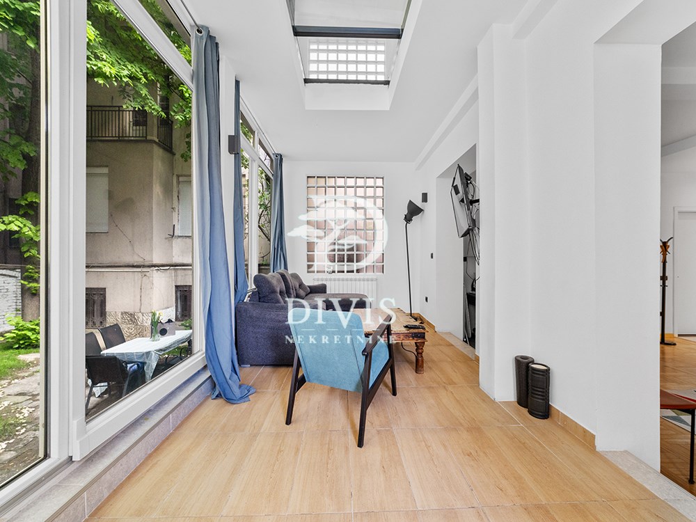 Lux renovirana kuća sa dvorištem na Dorćolu, 155m2