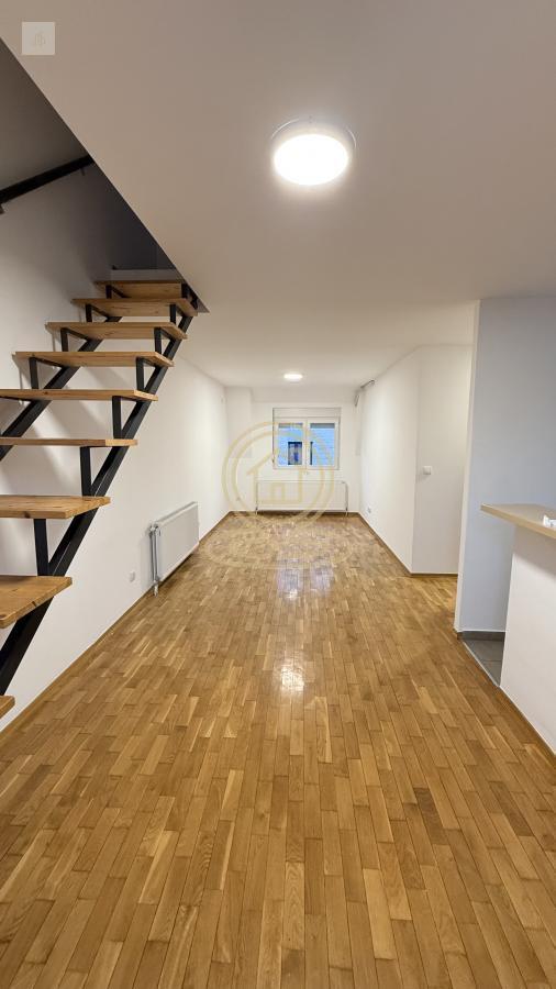 Duplex 80m² na odličnoj lokaciji, Zemun – pogodan za kancelarije ili stanovanje