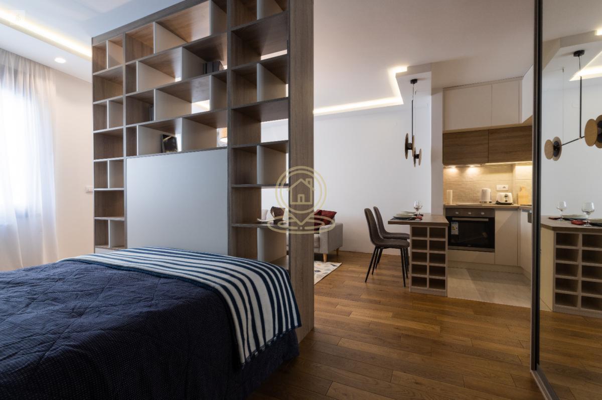 Lux jednosoban stan u Sazanovoj, Vračar, 37 m2