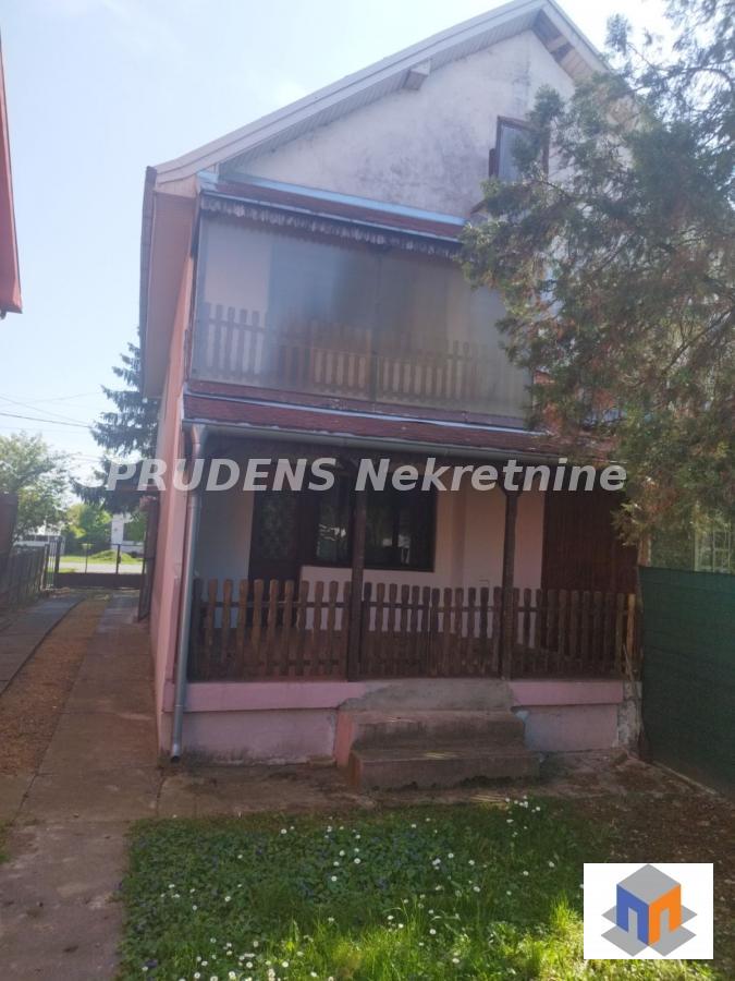 Bečmen, kuća u glavnoj ulici