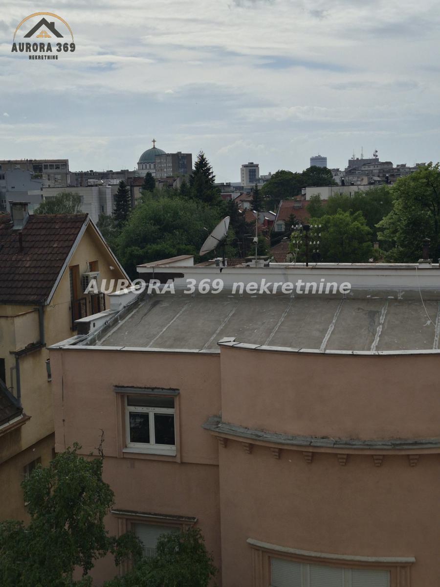 JEDINSTVENA PRILIKA U SRCU VRAČARA, BEOGRAD. POGLED NA HRAM. TROSOBAN DUPLEX, 75m2, DVE TERASE