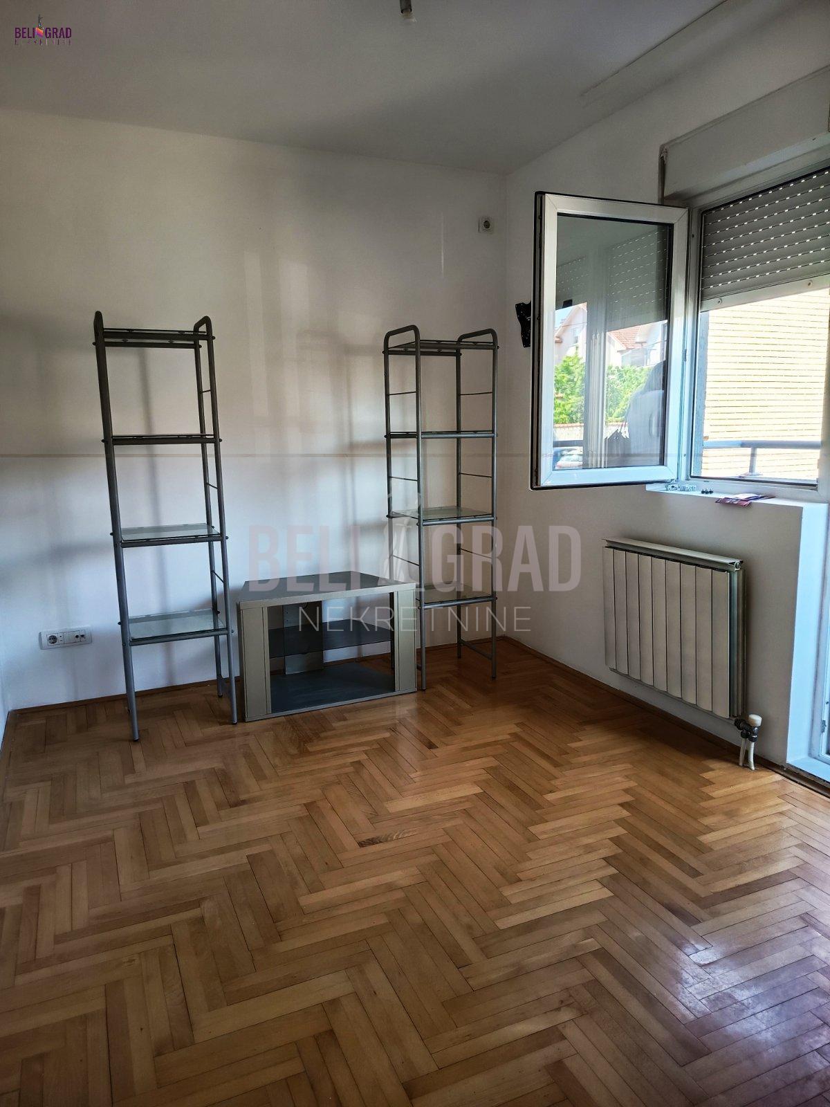 Novi Železnik, Učitelja Mihajlovića, sjajna ponuda