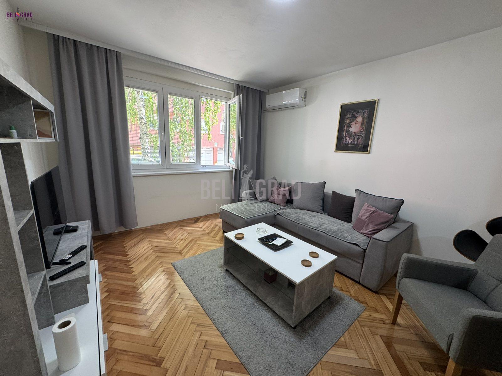 Banovo brdo, Nedeljka Čabrinovića, mereno 50m2