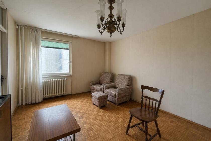 Izvoran dvoiposoban stan u Bloku 62 na Novom Beogradu, 71m2