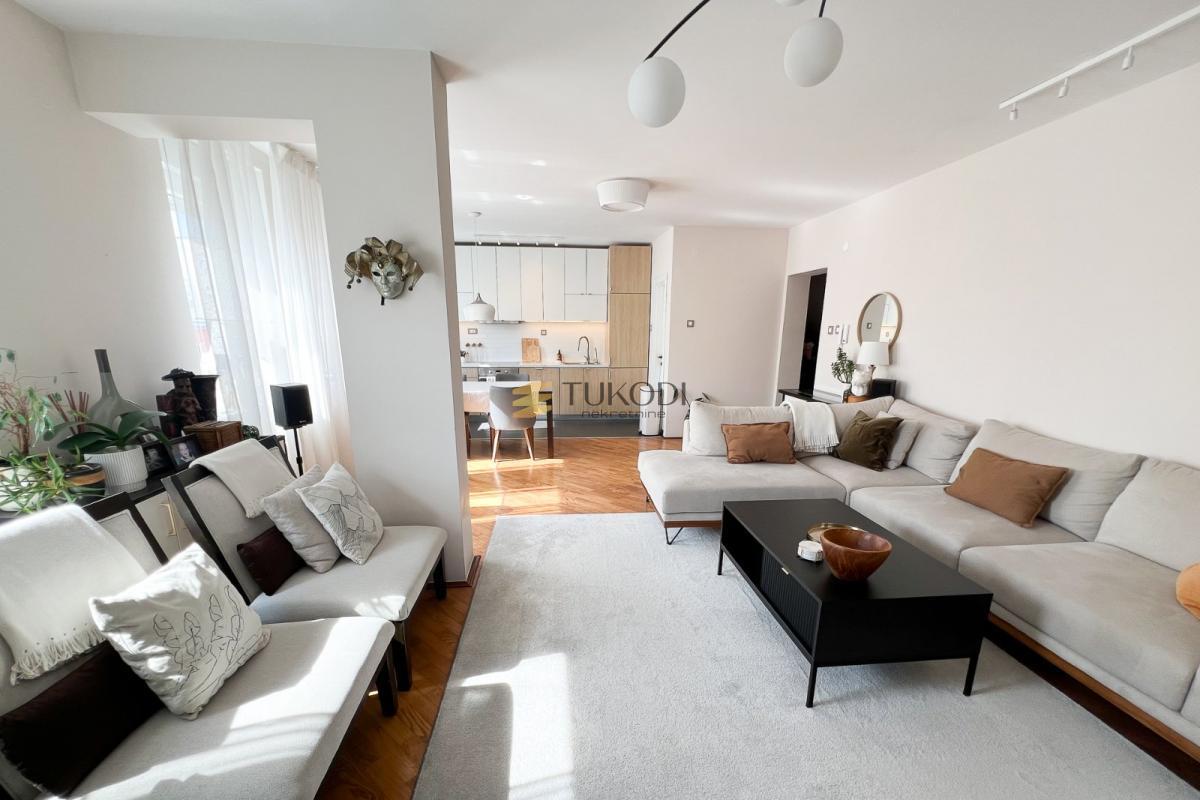 4.0 dupleks bez kosina, 102m², namešten – Cara Dušana