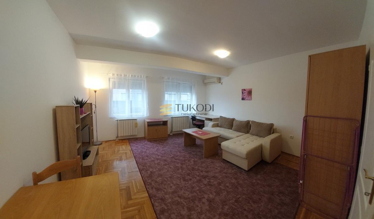 Garsonjera 30m2,Bulevar Evrope