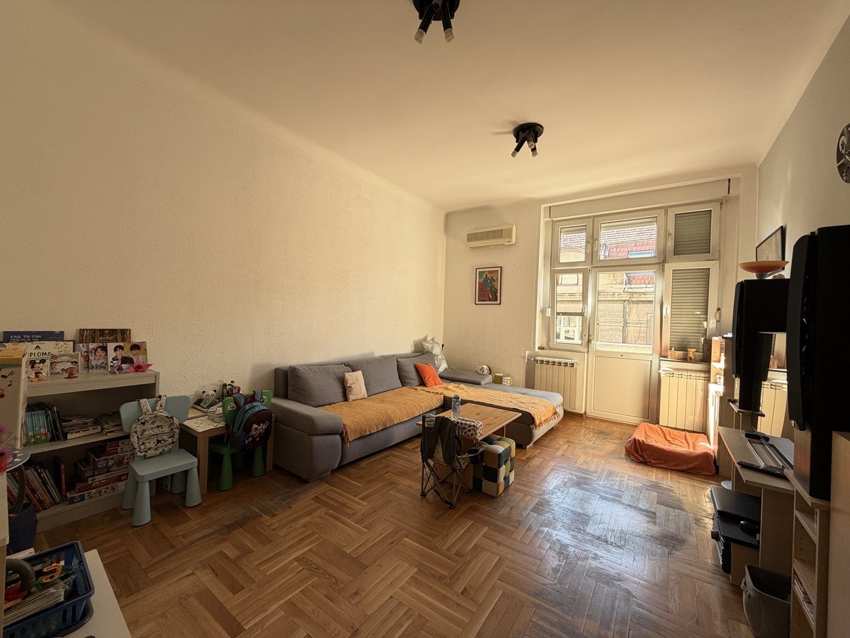 Salonski stan u centru kod Beograda na vodi, 106m2