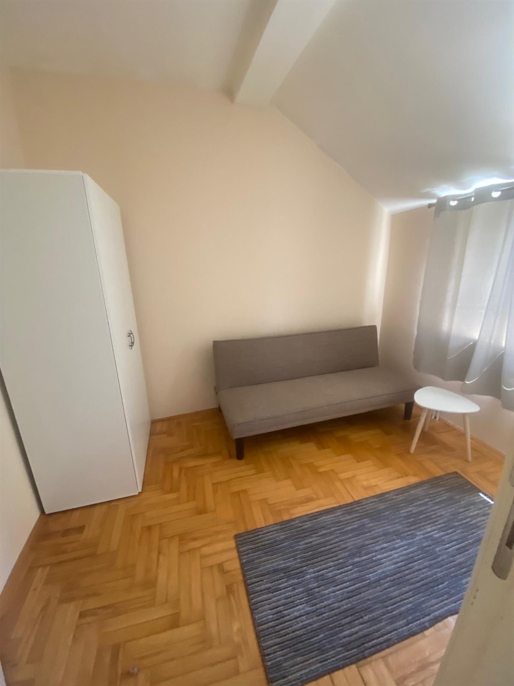 Ćalije, 2,5 stan, 50 kvadrata. 3 sprat bez lifta, etažno gre