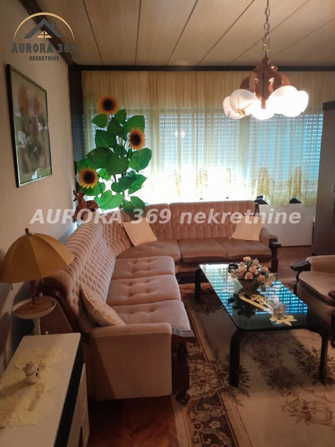 ODLIČNA KUĆA U FUTOGU -NOVI SAD