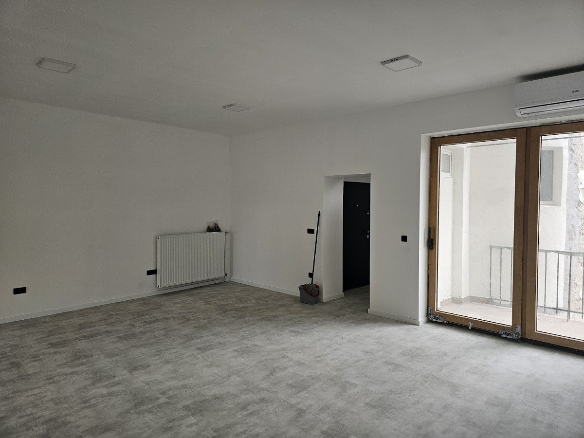 Kompletno renoviran salonski stan kod Tašmajdana, 120m2