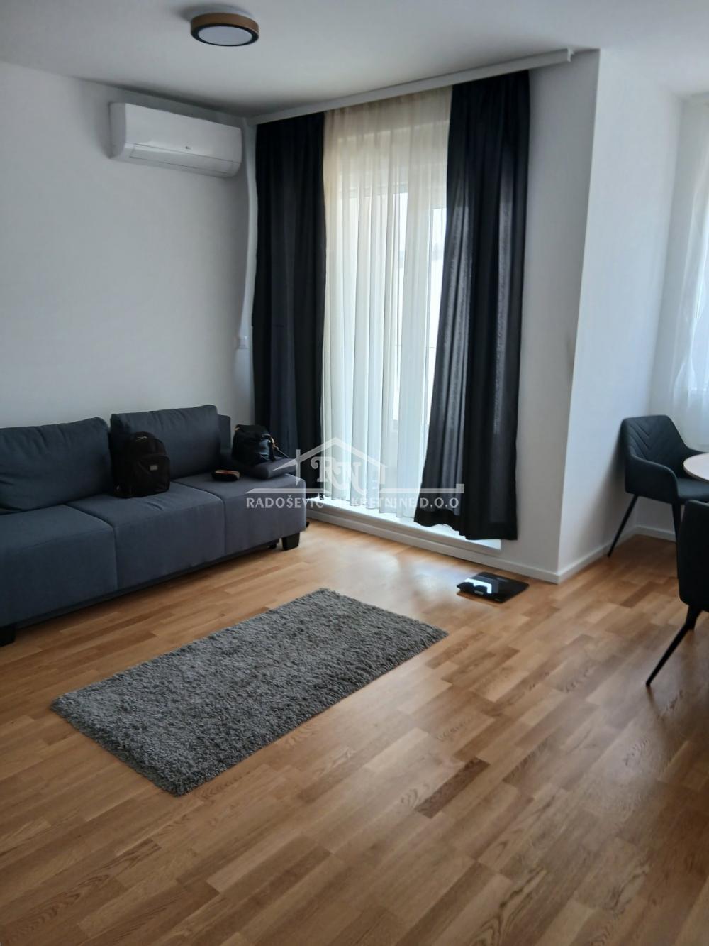 Batajnica, Braće Mihajlović Tripić,  45m2 ID#1660