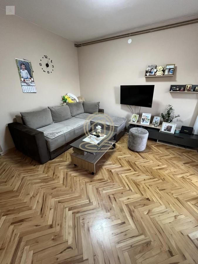 Na prodaju trosoban stan 106 m², Aerodrom, Kragujevac