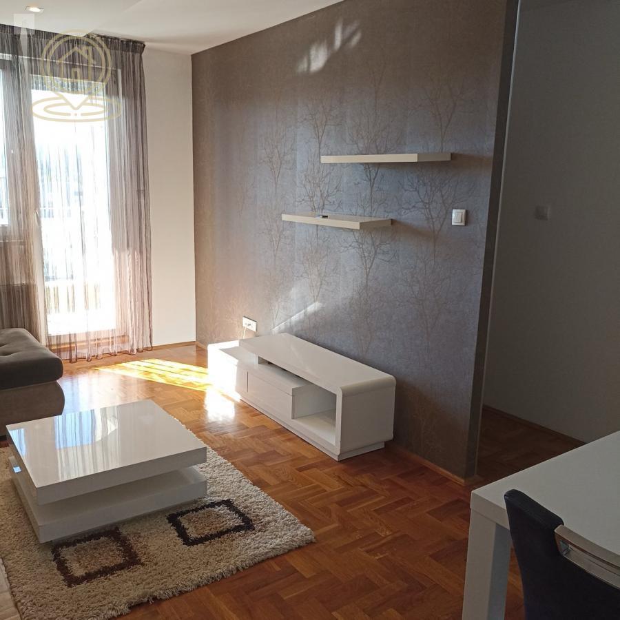 MODERAN DVOSOBAN NAMEŠTEN STAN ZA IZDAVANJE SA POGLEDOM NA FRUŠKU GORU – LIMAN 4, NOVI SAD
