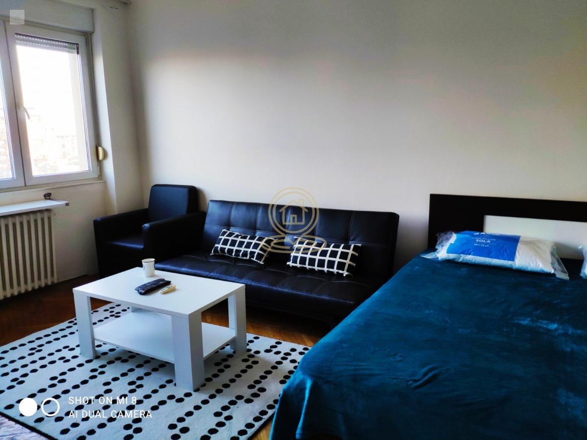 Dvosoban stan 35 m2, Studentski Trg, Stari Grad, Beograd