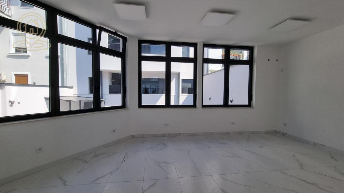 Izdavanje poslovnog prostora, Novi Sad SPENS, odlična lokacija, 147m2