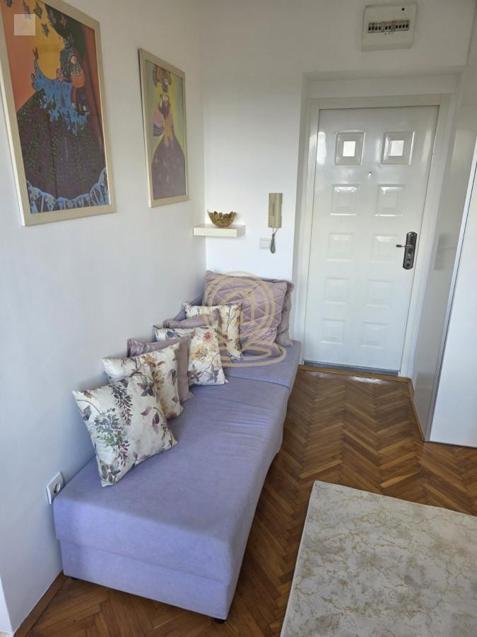 Renovirana garsonjera na Vračaru, Kalenić, 26 m2