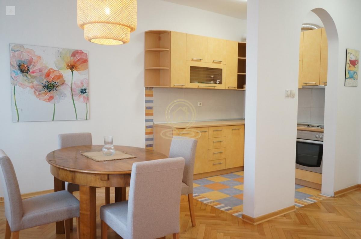 Dvosoban stan 65 m², Vračar, Bulevar kralja Aleksandra, 2. sprat