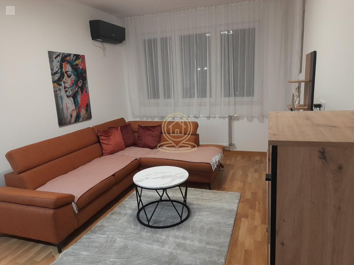 Dvosoban stan 45 m², Petrovaradin, Novi Sad, 3. sprat