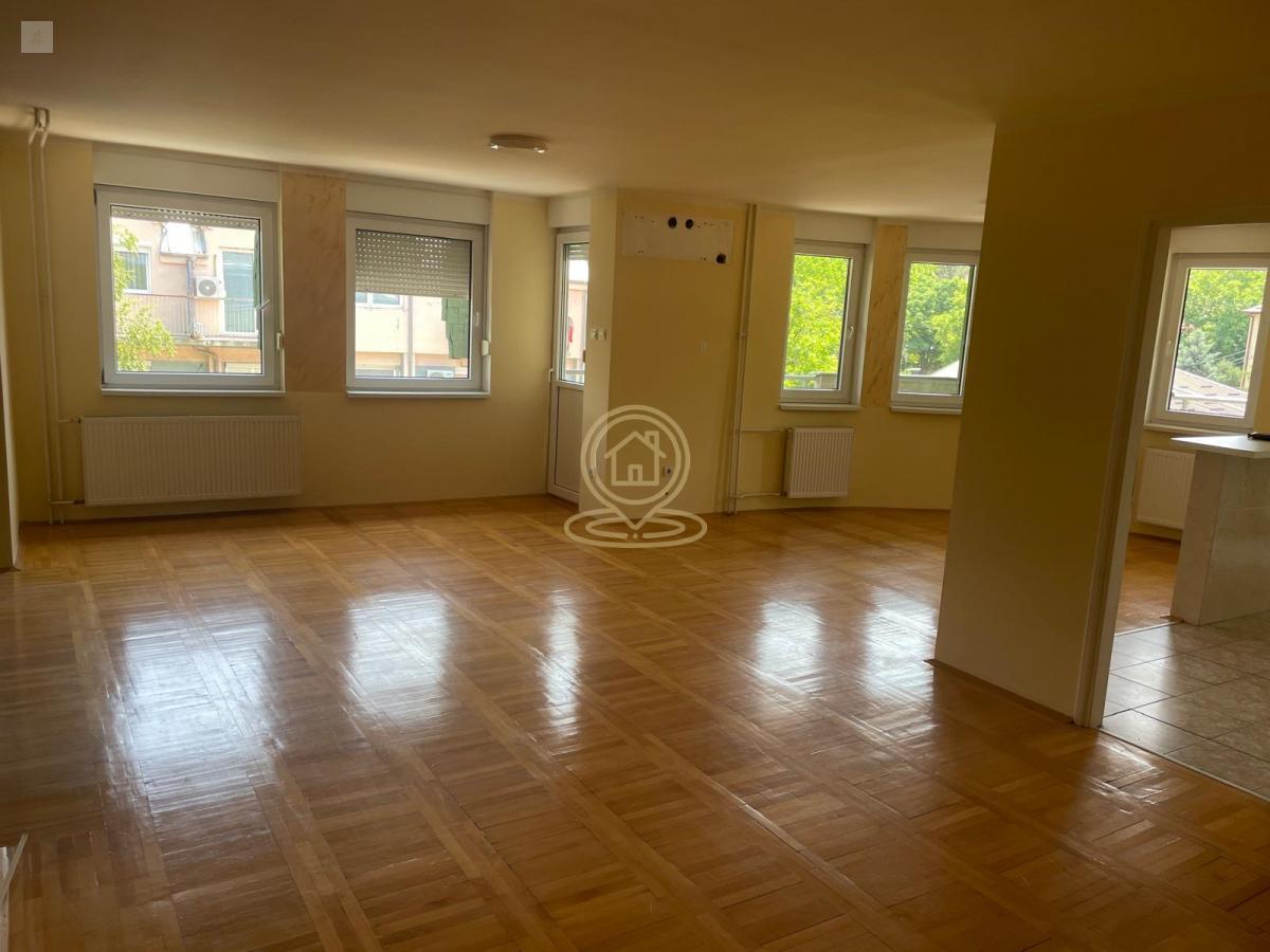PROSTRAN ČETVOROSOBAN STAN 108 m², PALILULA, RASADNIK, 148.000 €