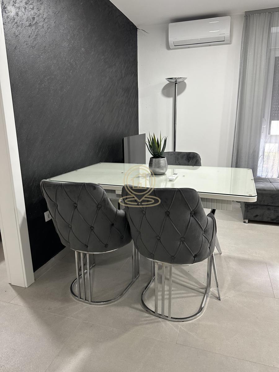 Dvosoban stan 47 m², Medijana, Božidar Adžija, Niš, 1. sprat