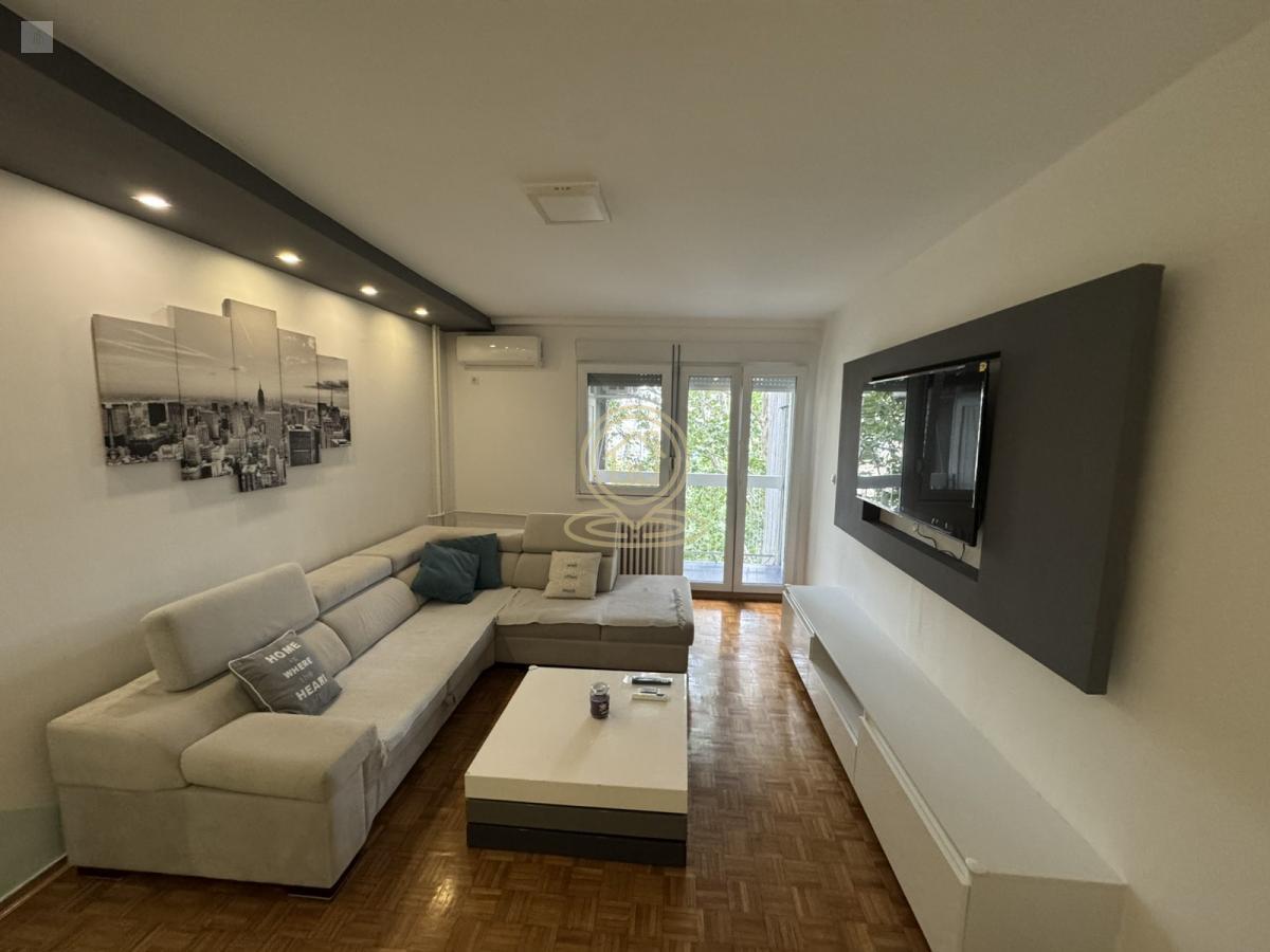 Dvosoban stan 65 m², Liman 3, Novi Sad