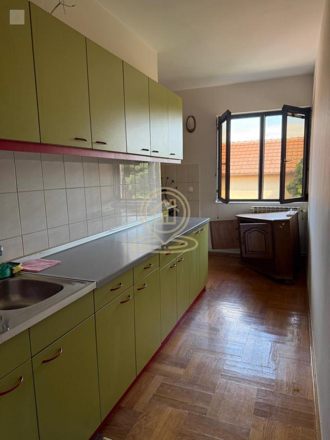 Sprat kuće za izdavanje, 400€ sa uključenim troškovima