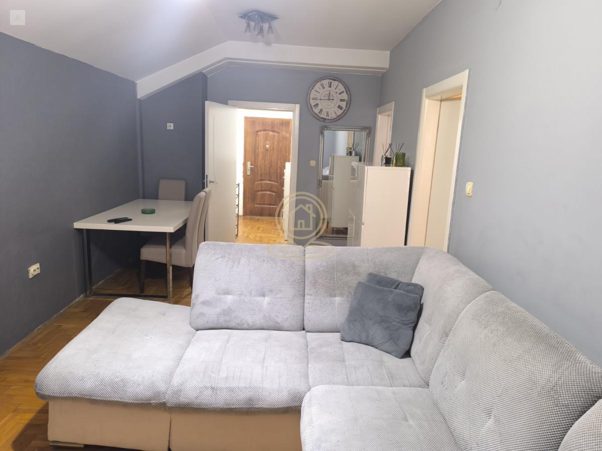 Dvosoban stan 60 m², Centar, Novi Sad, 6. sprat