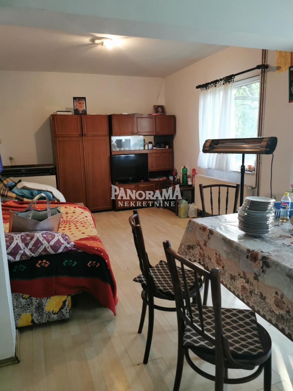 Sremčica kuća Pr+1+Ptk od 206m2 na 4 ara placa ID#3358