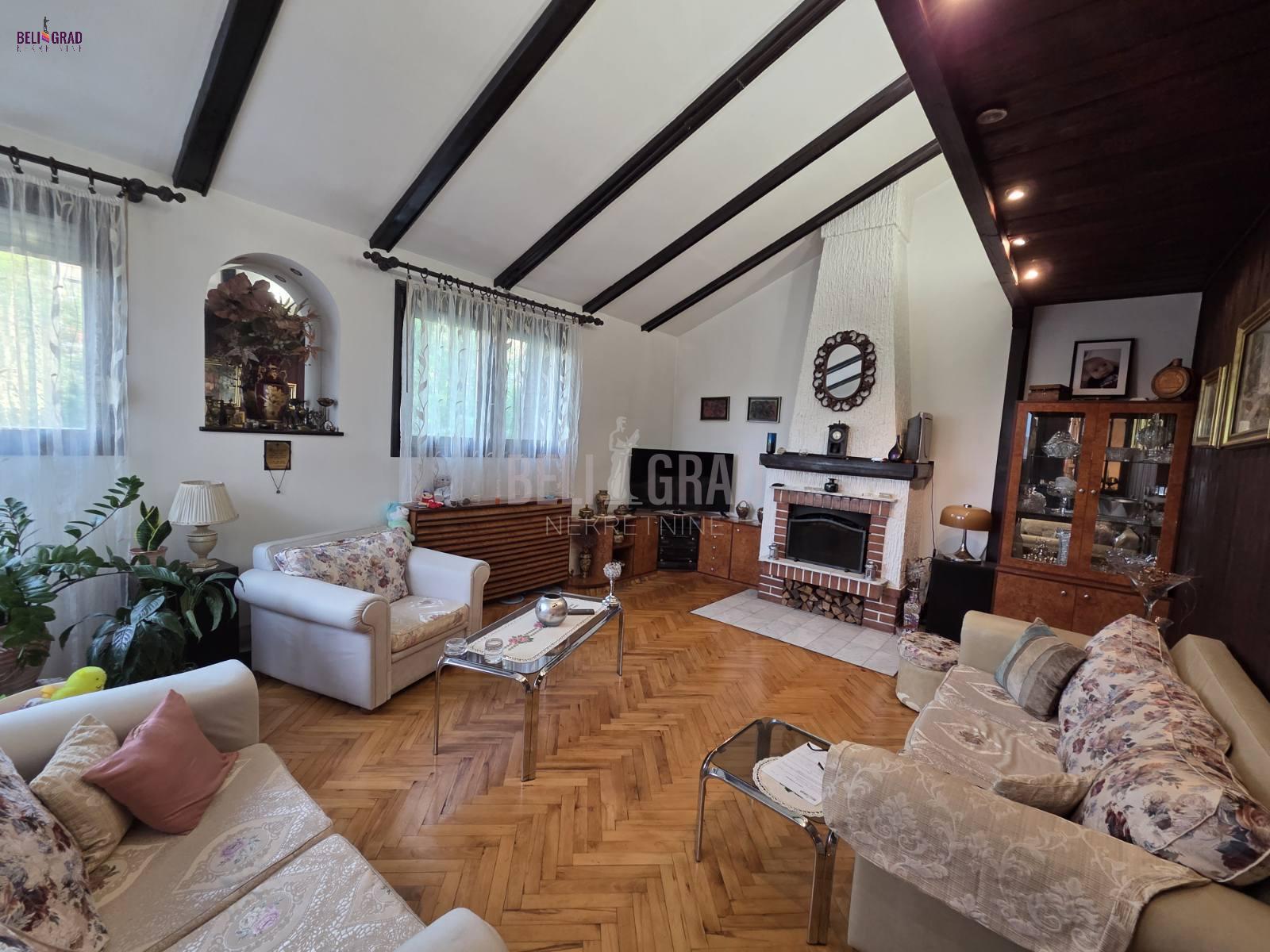 Fantastičan, porodični duplex na Miljakovcu