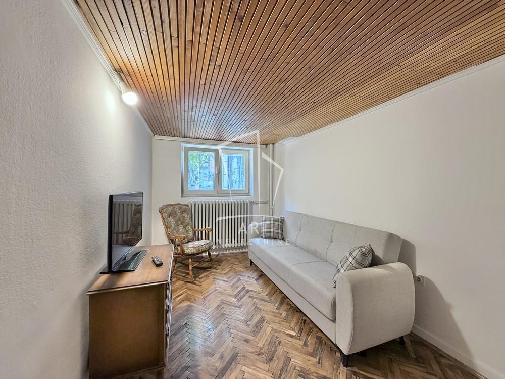 Vračar, Kalenić pijaca, mereno 50m2 ID#15531