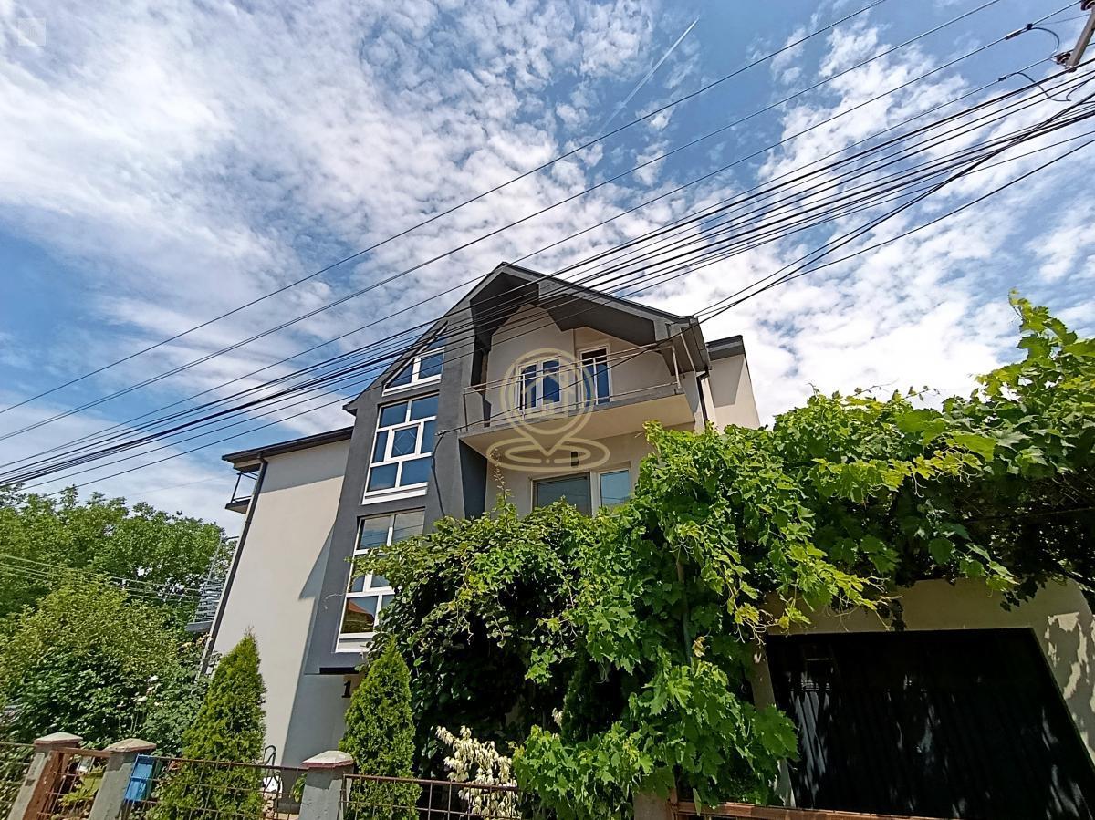 Na prodaju potkrovlje – 92m² + 3 terase, Brzi Brod