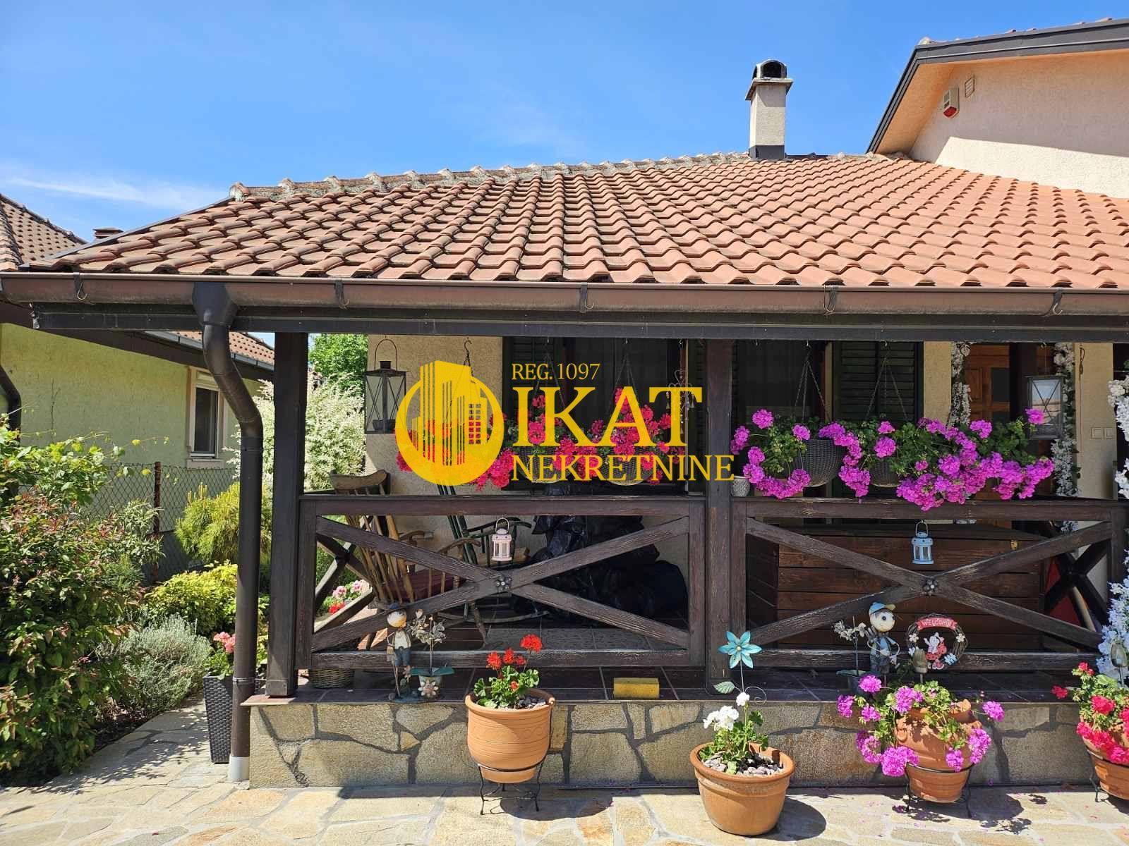 Lux kuća sa letnjikovcem, Radiofar naselje, 157m2 ID#5218