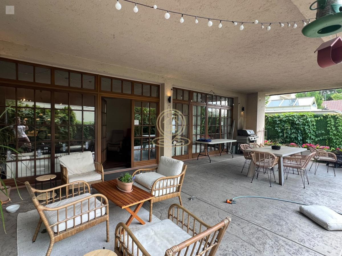 Luksuzan stan za izdavanje na Dedinju – 220 m², privatna bašta, garaža, Tolstojeva ulica, 4 spavaće sobe