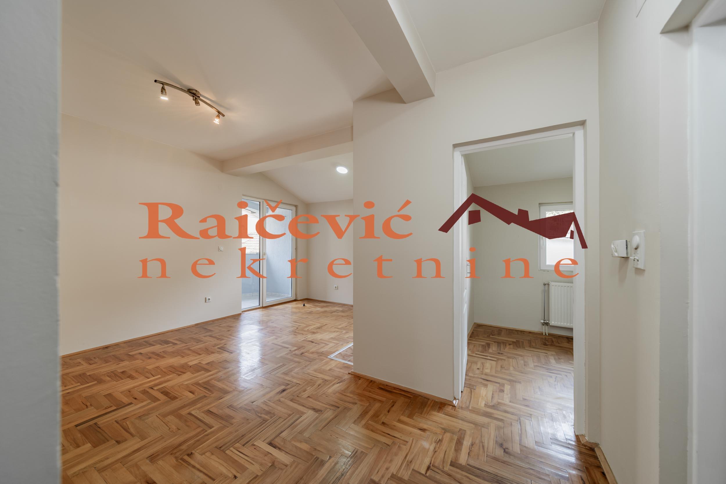 RAKOVICA KNEZEVAC 31m2 , T ,99000e