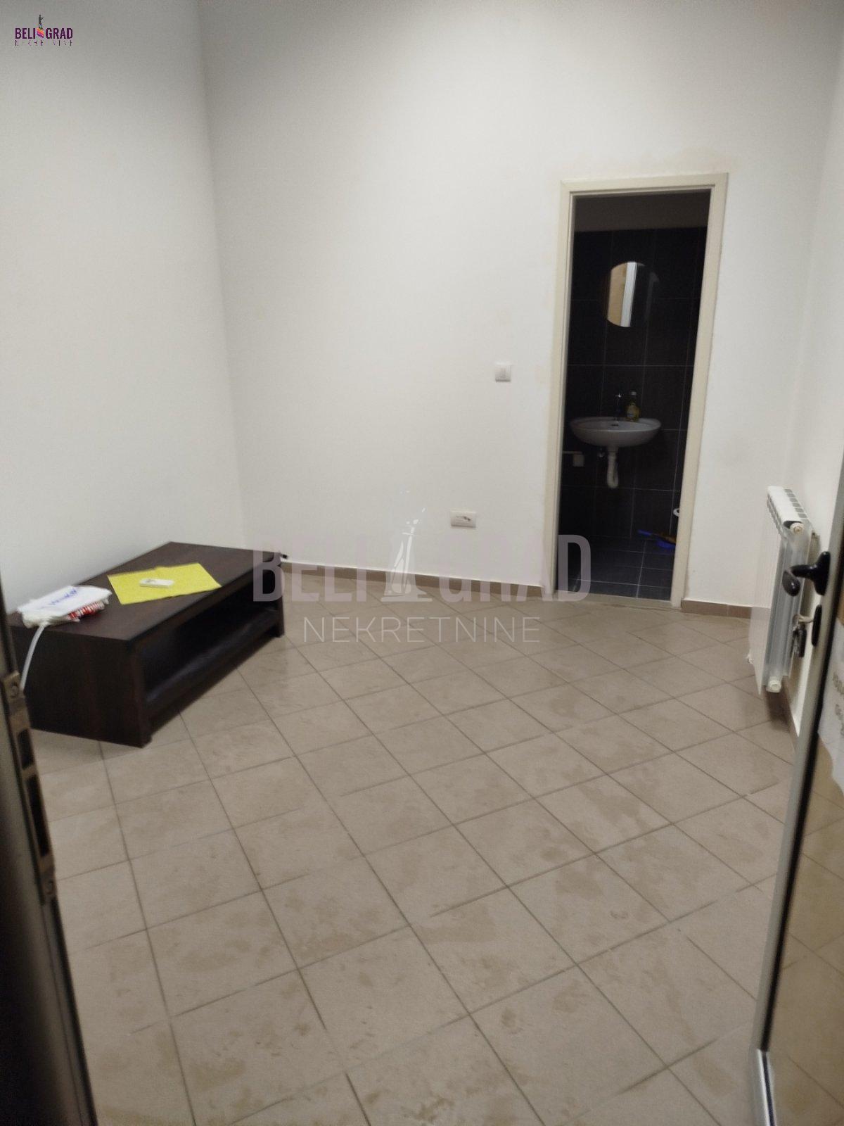 Voždovac, Trošarina – Lokal 14 m² u novogradnji