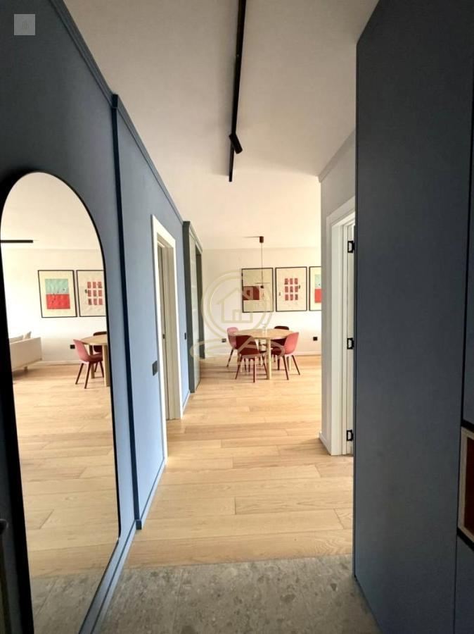 Stan koji ostavlja utisak – potpuno nov apartman sa garažom