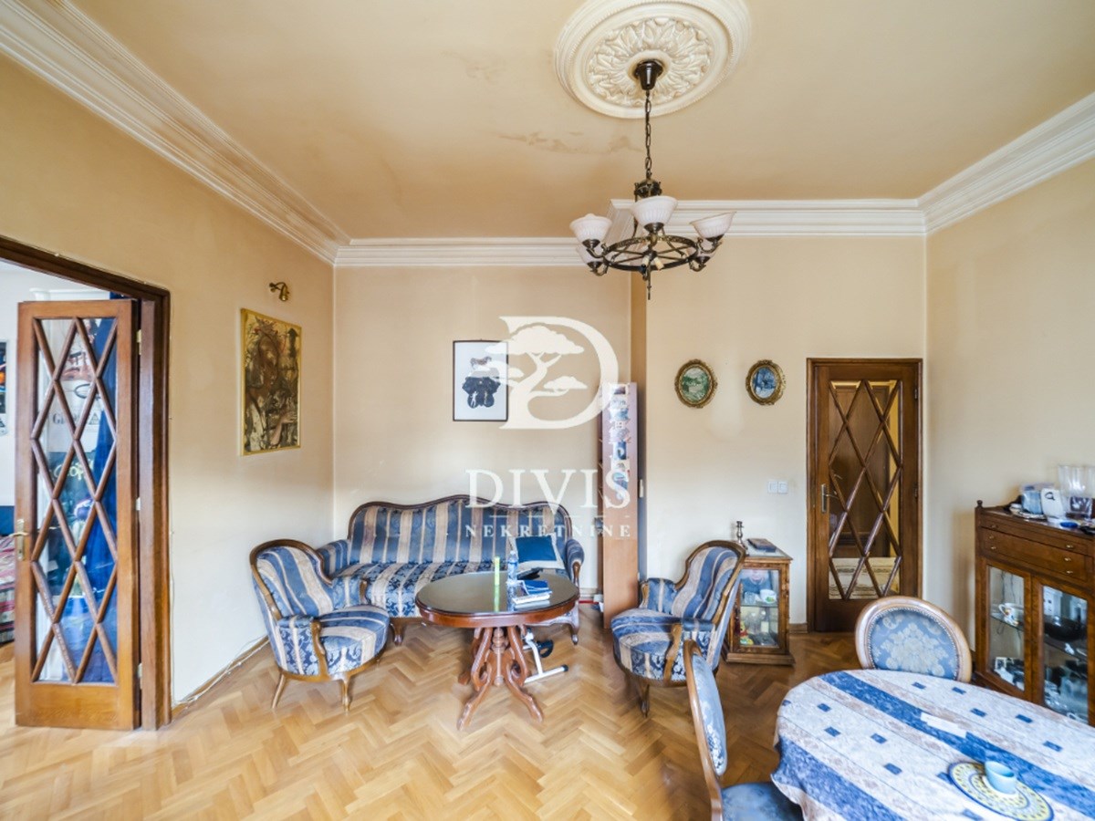 Salonski 3.0 stan na Vračaru, Krunska 76m2