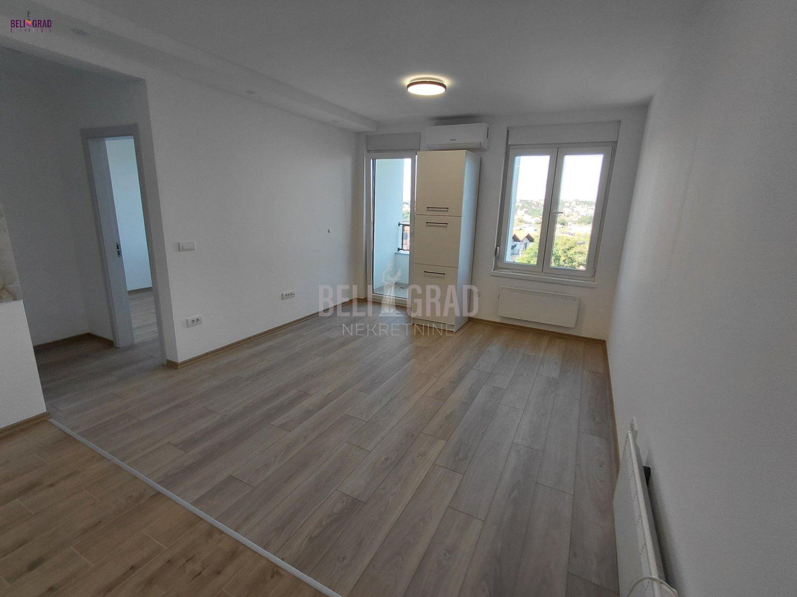 Nov moderan stan / office 41m² –privatan parking – Miljakova