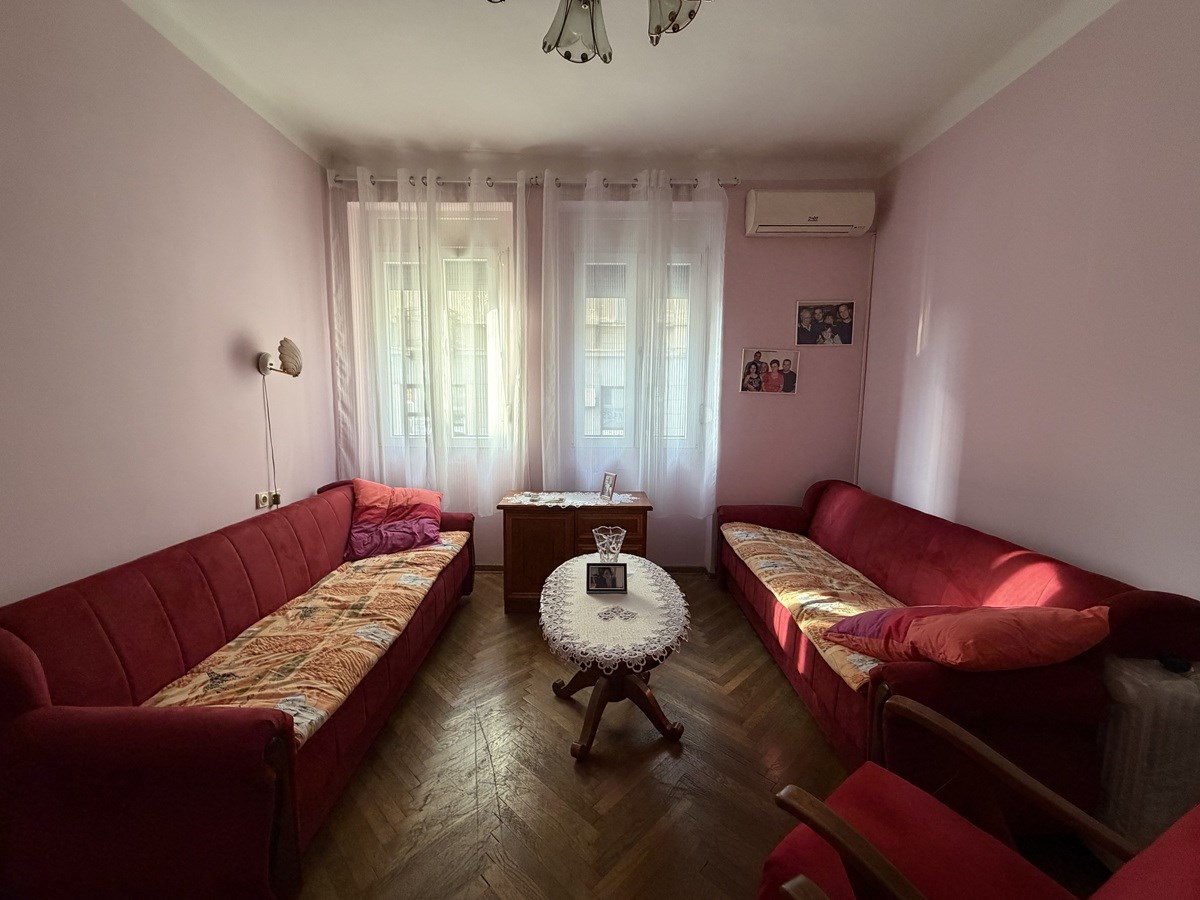 Dvosoban stan na Dorćolu kod Bajlonijeve pijace