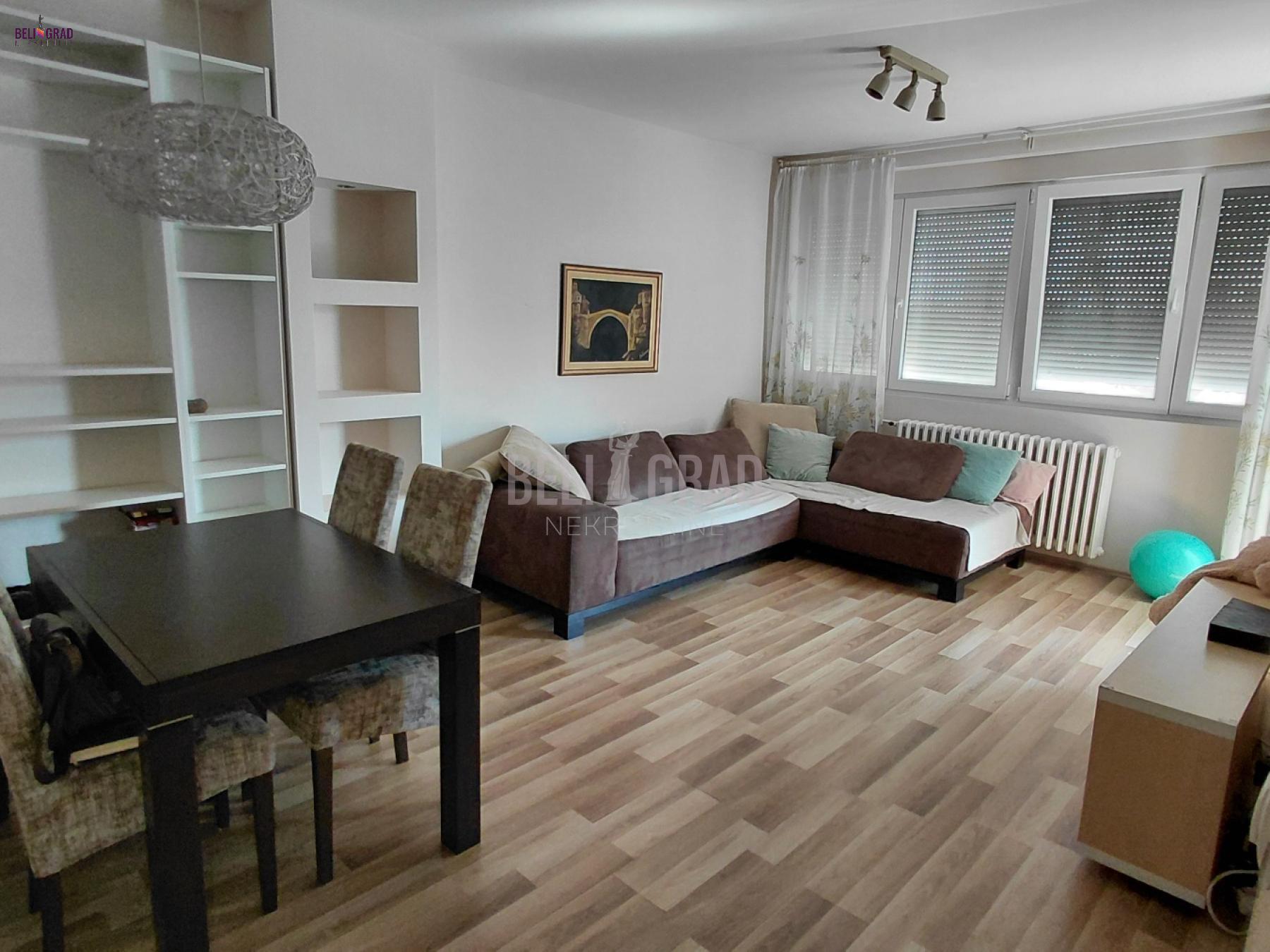 Odličan 2.5 stan, Gornjogradska