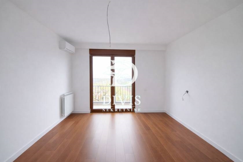 Dvosoban stan sa garažom u Lux 51, Bežanijska kosa,60m2