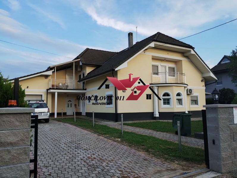 KUĆA, ZEMUN - UGRINOVCI