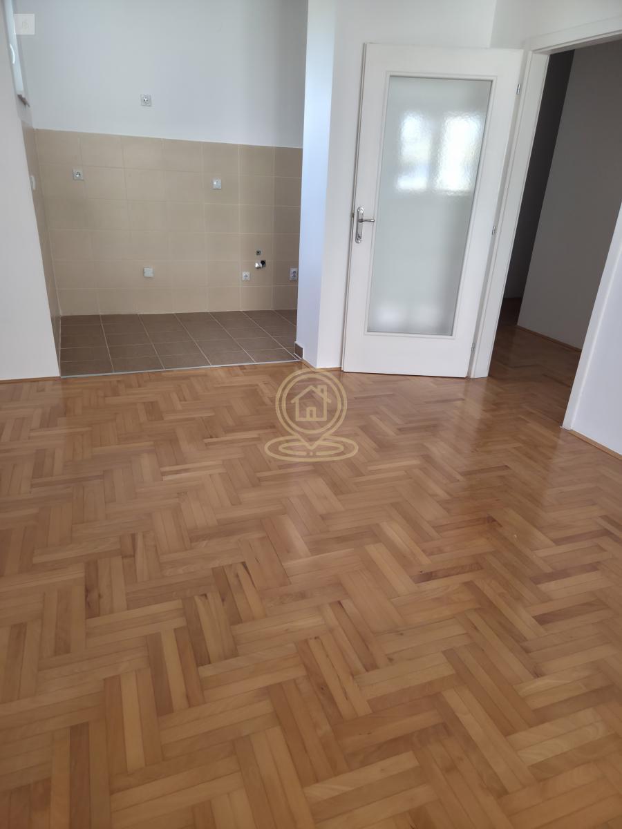 Na prodaju trosoban stan kod Delte
