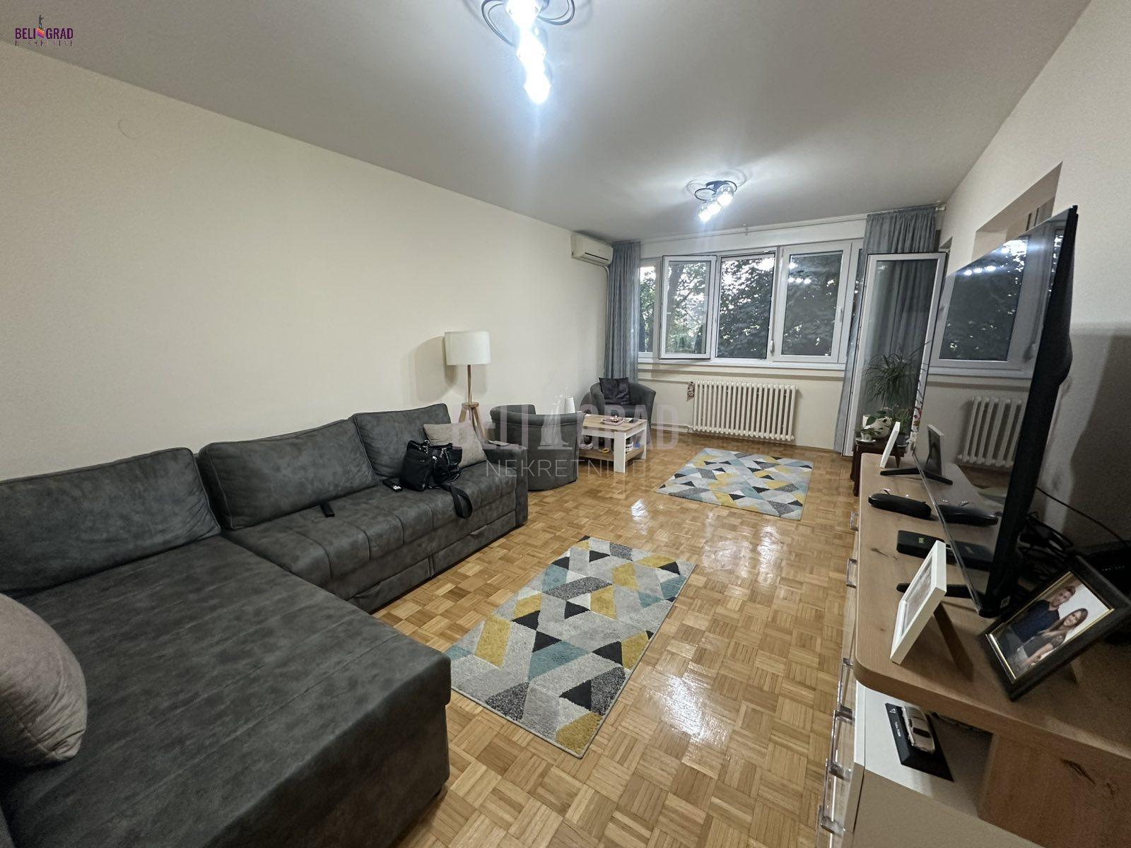 Renoviran stan u Zemunu, vrhunska prilika
